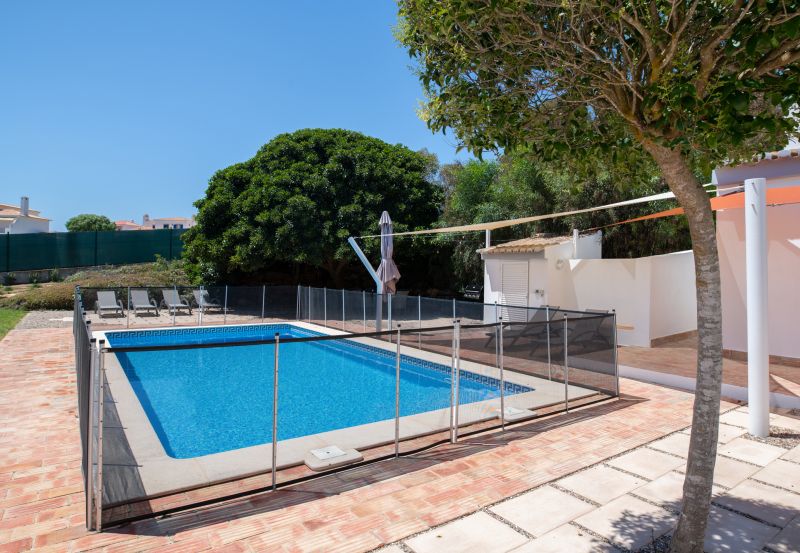 Child and Pet Pool Barrier